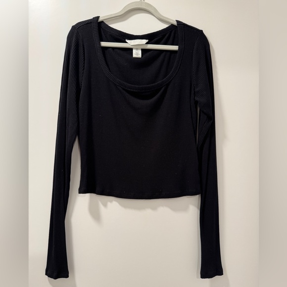 H&M black long sleeve top NWOT - Picture 3 of 5